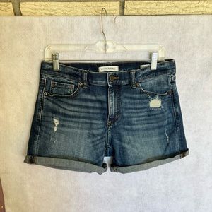 Banana Republic Denim Shorts size 27 (6) roll up legs . Gently used.